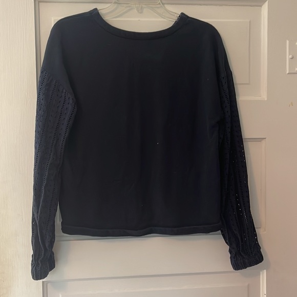 Banana Republic navy sweatshirt eyelet sleeve women’s M - Picture 4 of 4
